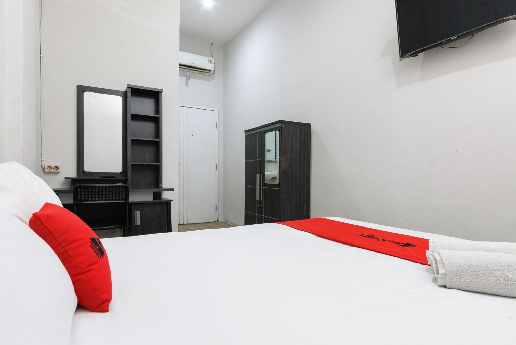 Reddoorz Near Mandaya Royal Hospital Puri 호텔 탕그랑 외부 사진