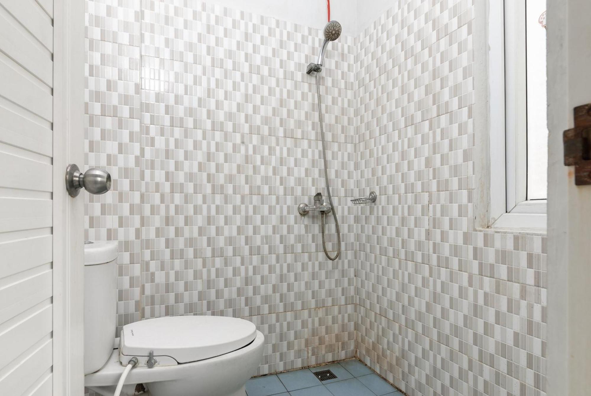 Reddoorz Near Mandaya Royal Hospital Puri 호텔 탕그랑 외부 사진