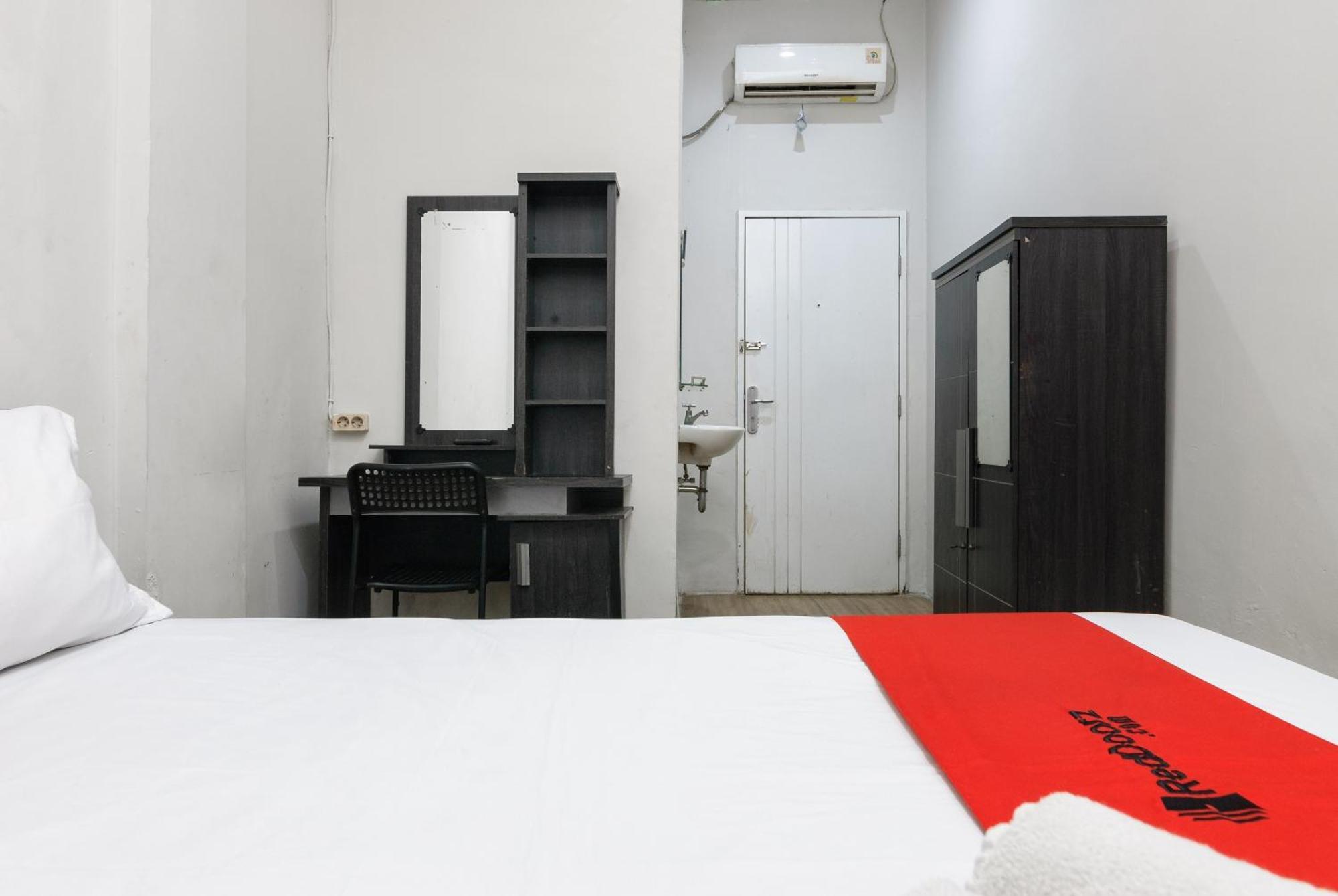 Reddoorz Near Mandaya Royal Hospital Puri 호텔 탕그랑 외부 사진